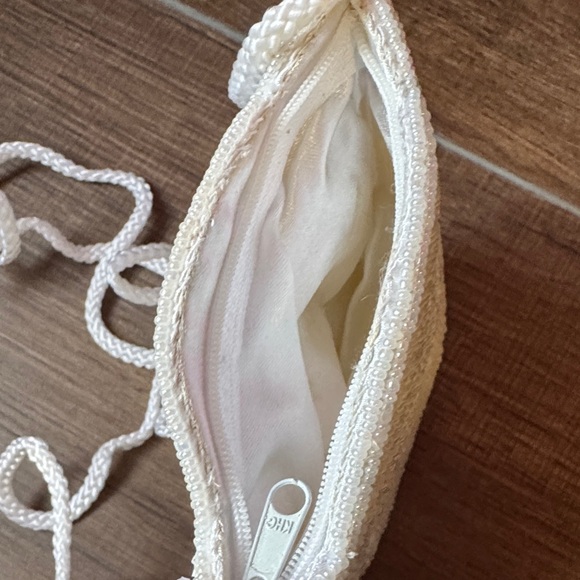 Cream and Gold Beaded Music Note Mini Bag - Picture 3 of 6